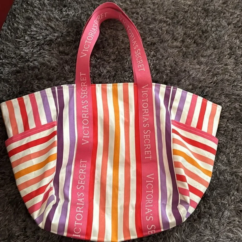 oversized, Victoria's Secret Beach bag with zipper closure Never used